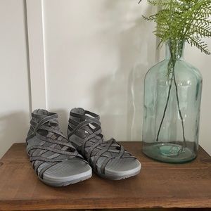Strapping Comfort Sandal